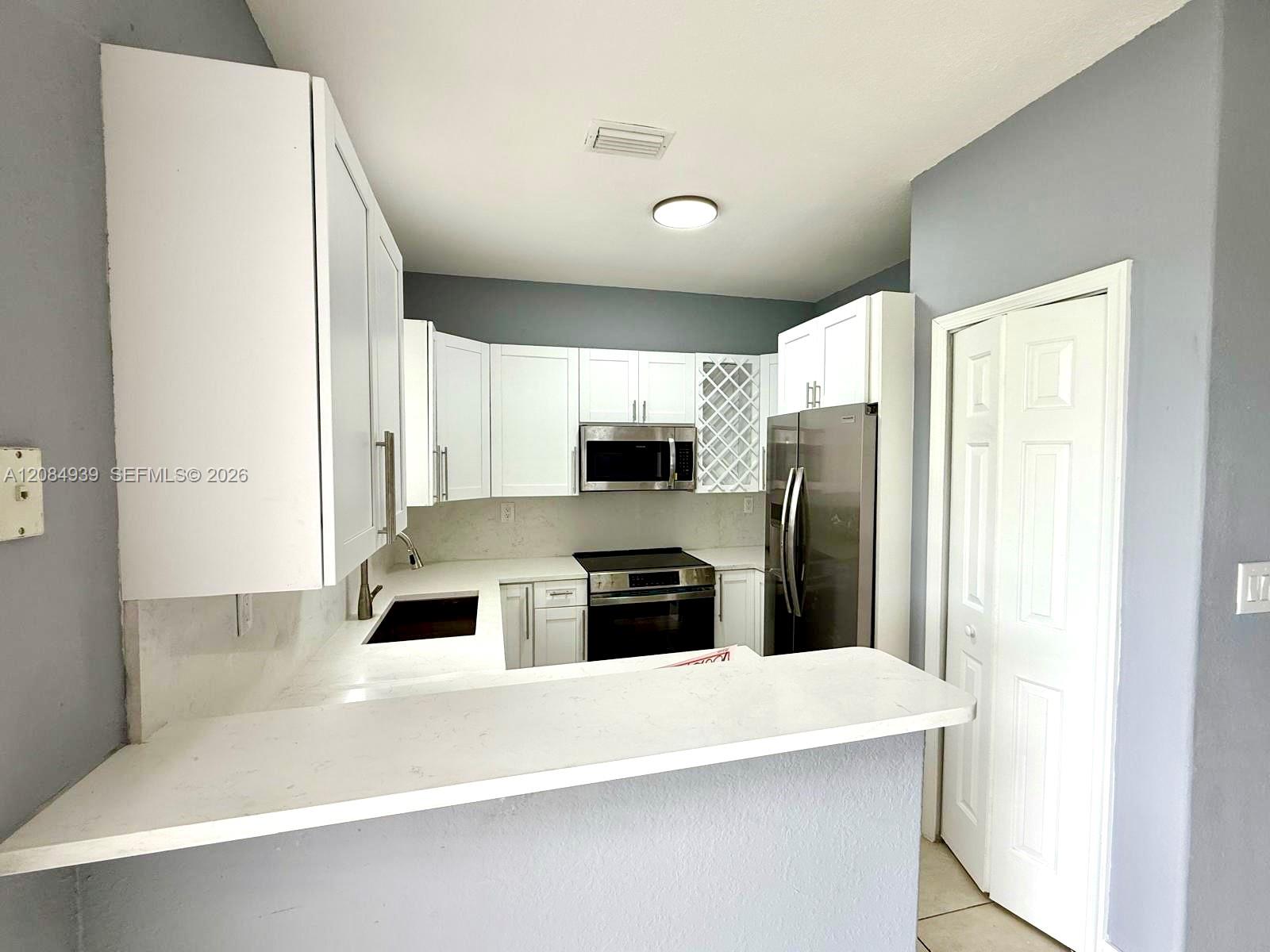 2869 SE 15th Rd # 70 — Photo 5