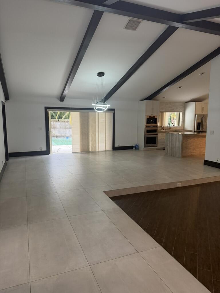9553 Majestic Way — Photo 3