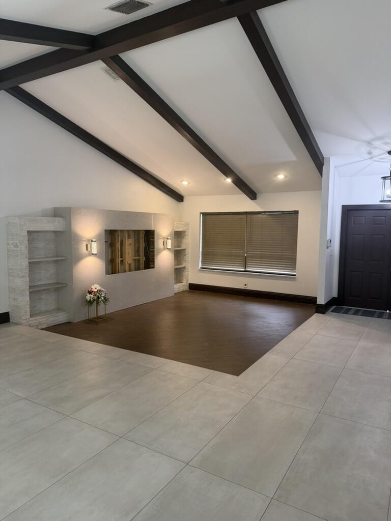 9553 Majestic Way — Photo 4
