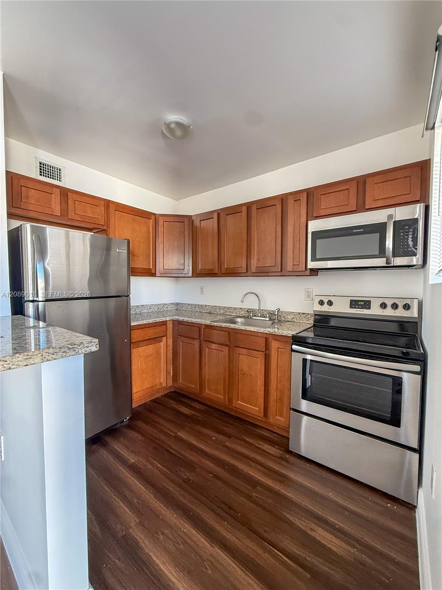 540 NW 7th St # 26, Miami FL 33136