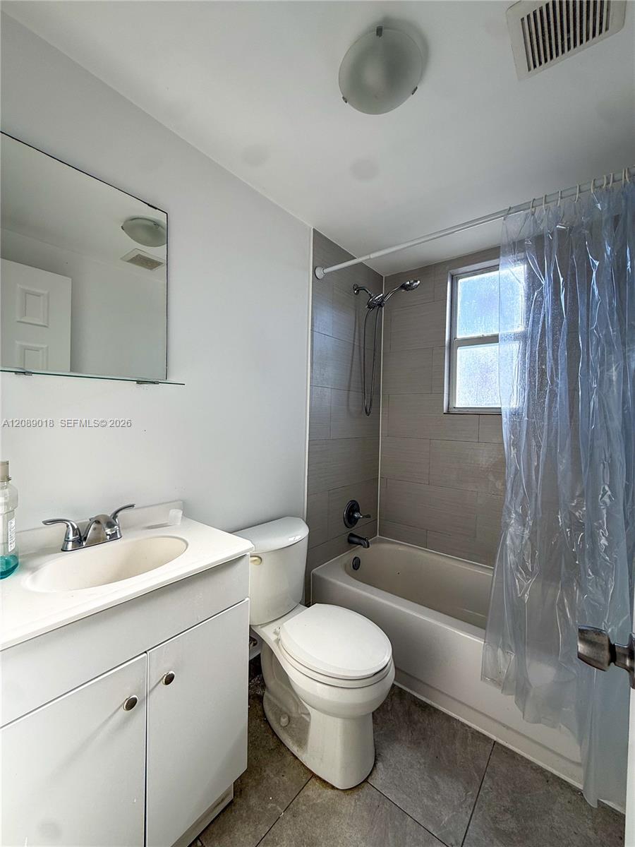 540 NW 7th St # 26 — Photo 4