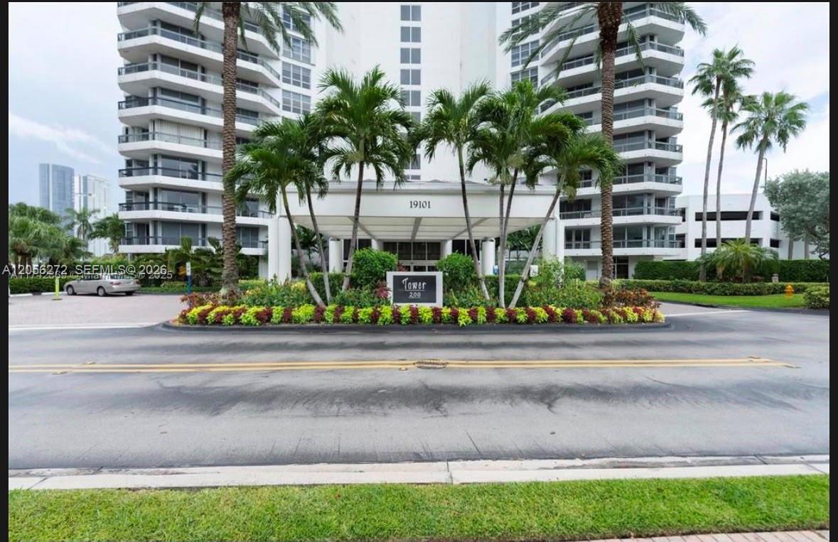 19101 Mystic Pointe Dr. # 304, Aventura FL 33180