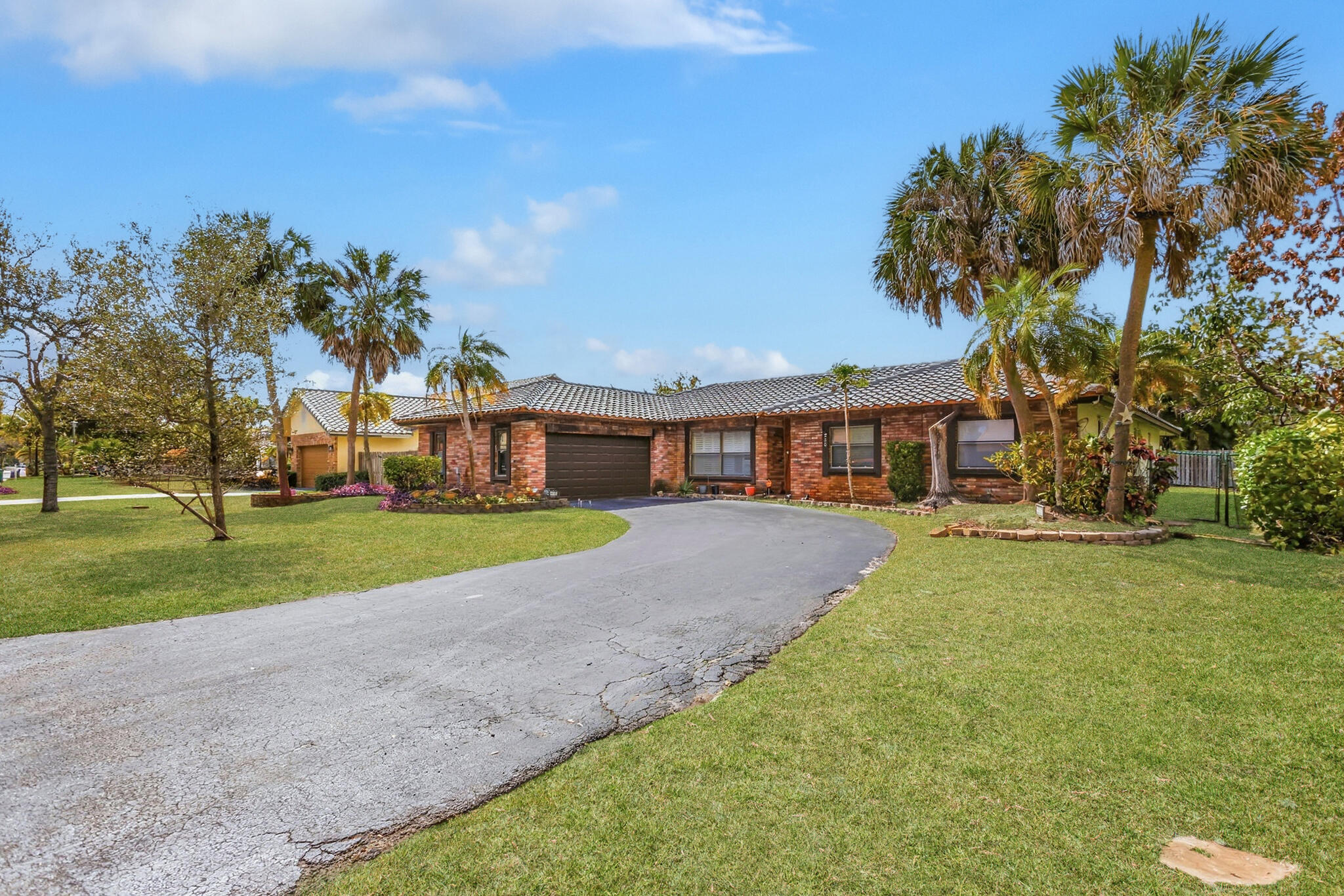 1280 NW 114th Avenue, Coral Springs FL 33071