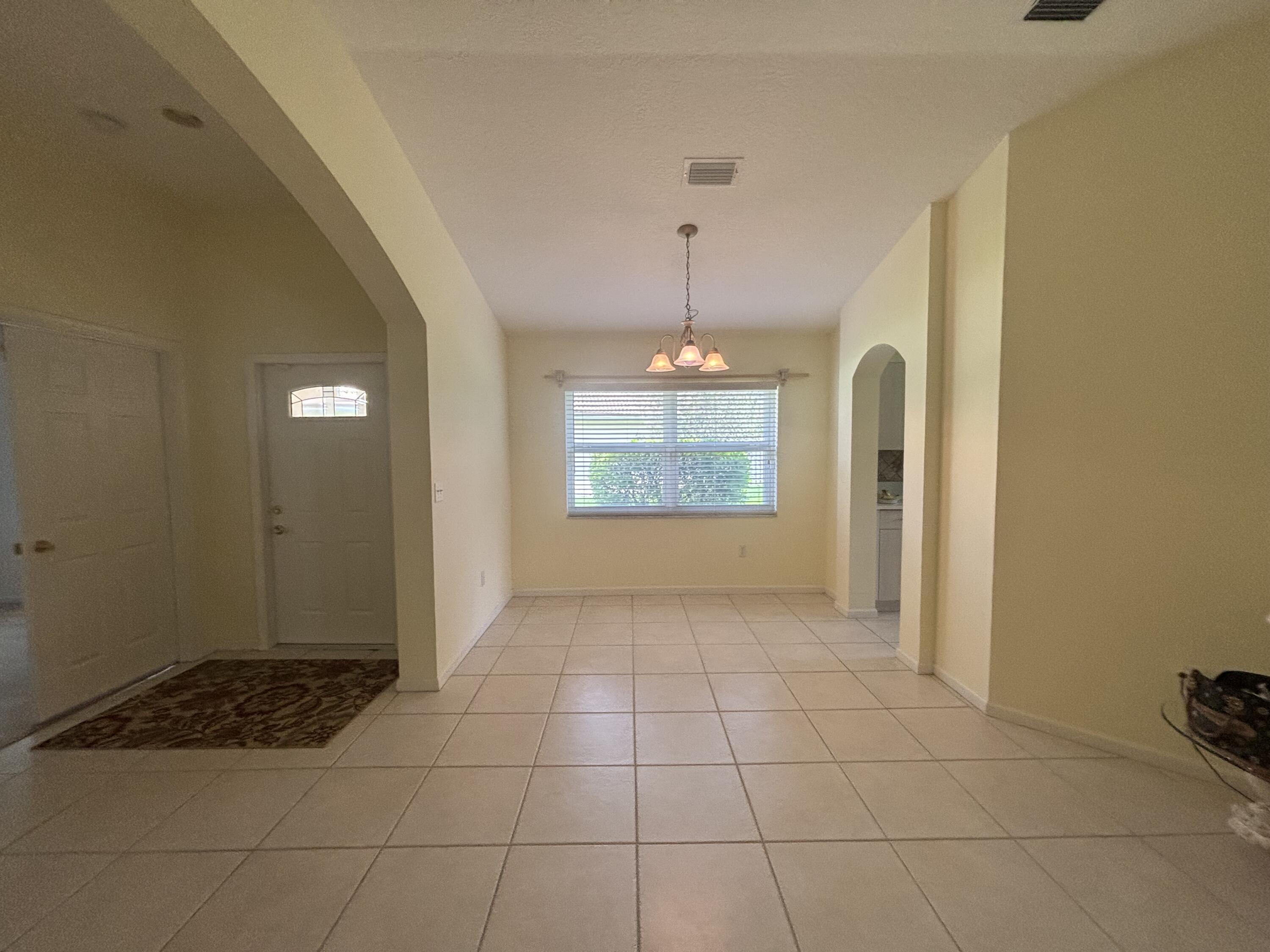 13030 Hampton Lakes Circle — Photo 3