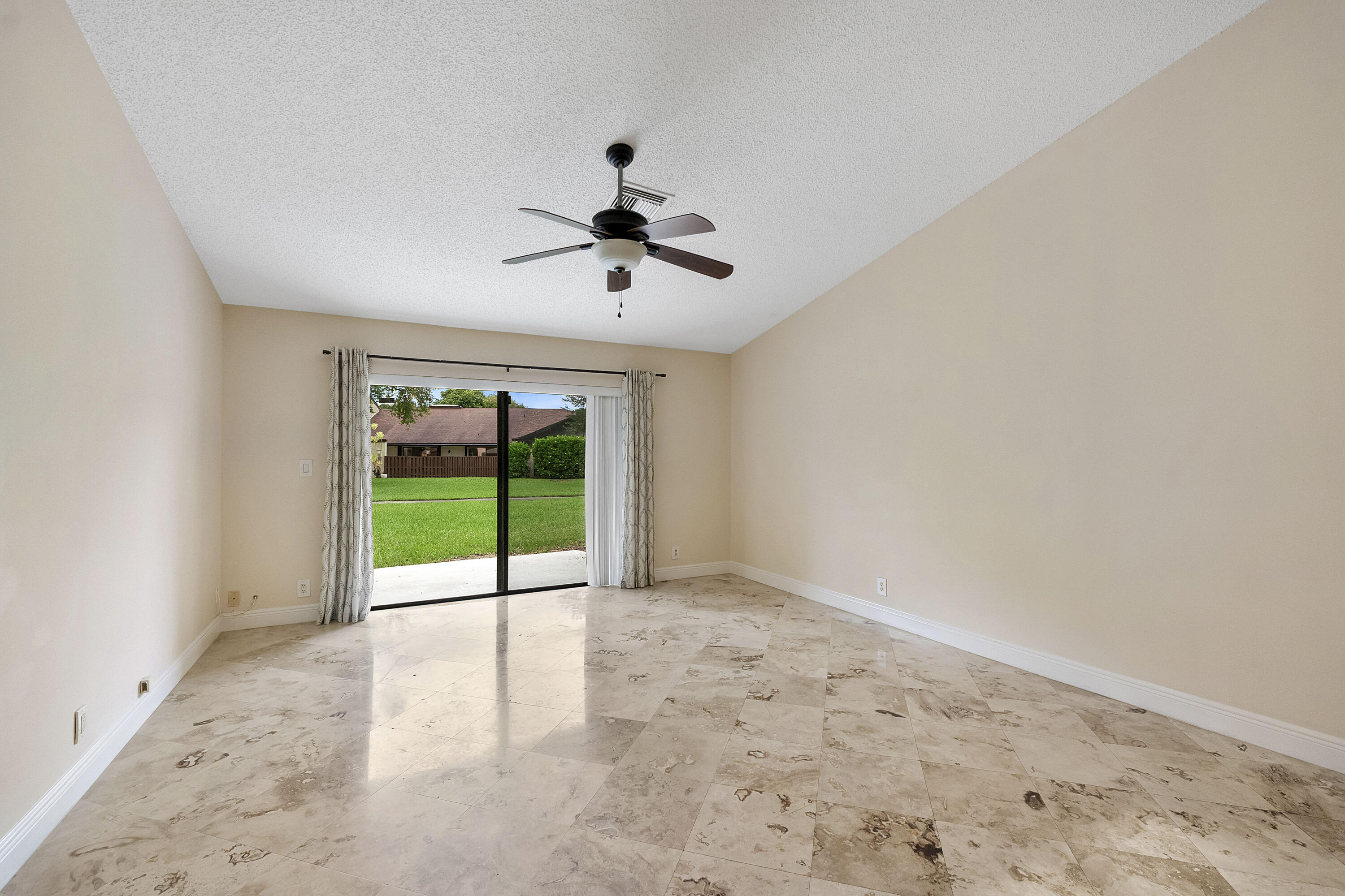 22686 Vistawood Way — Photo 5