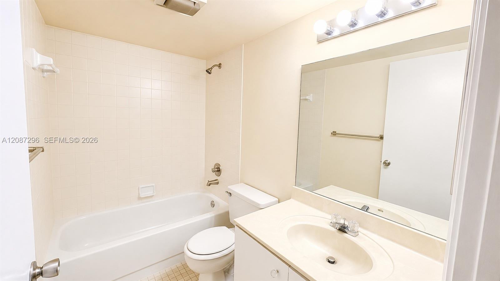 12900 SW 13th St # 413E — Photo 5
