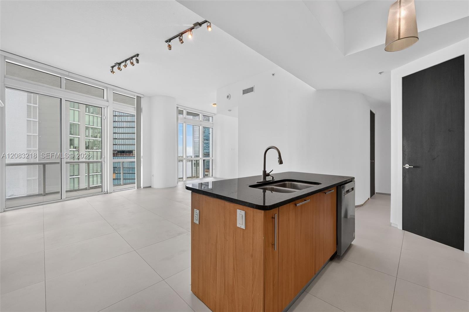 480 NE 30th St # 2201 — Photo 4