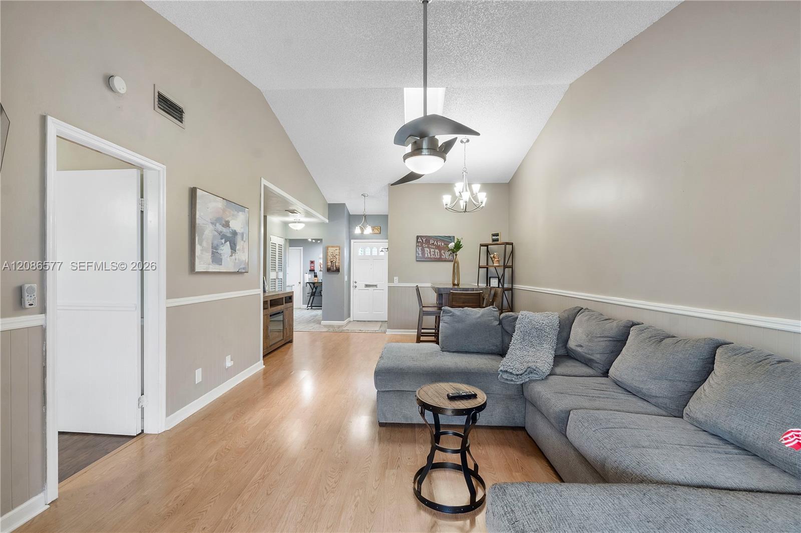 3839 Island Club Cir — Photo 4