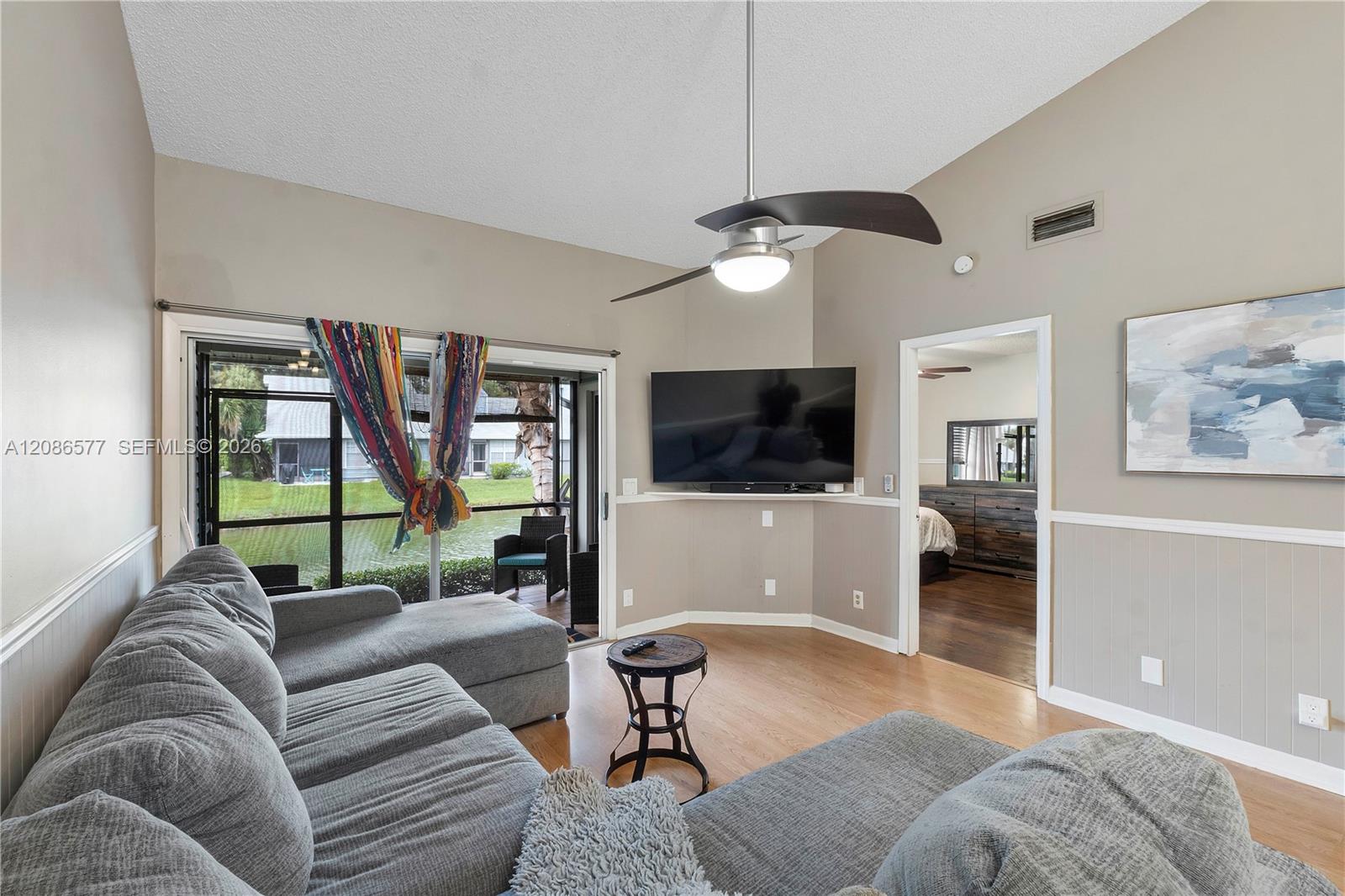 3839 Island Club Cir — Photo 5