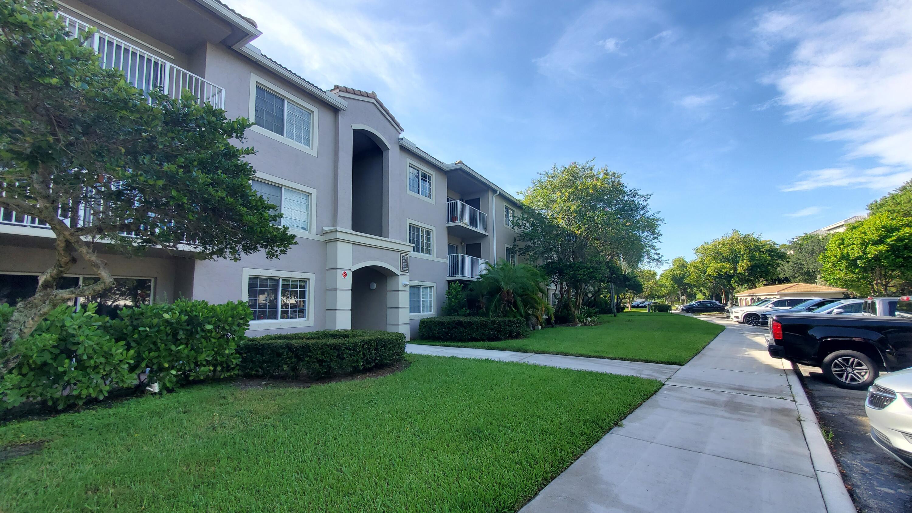 5011 WILES Road # 104, Coconut Creek FL 33073