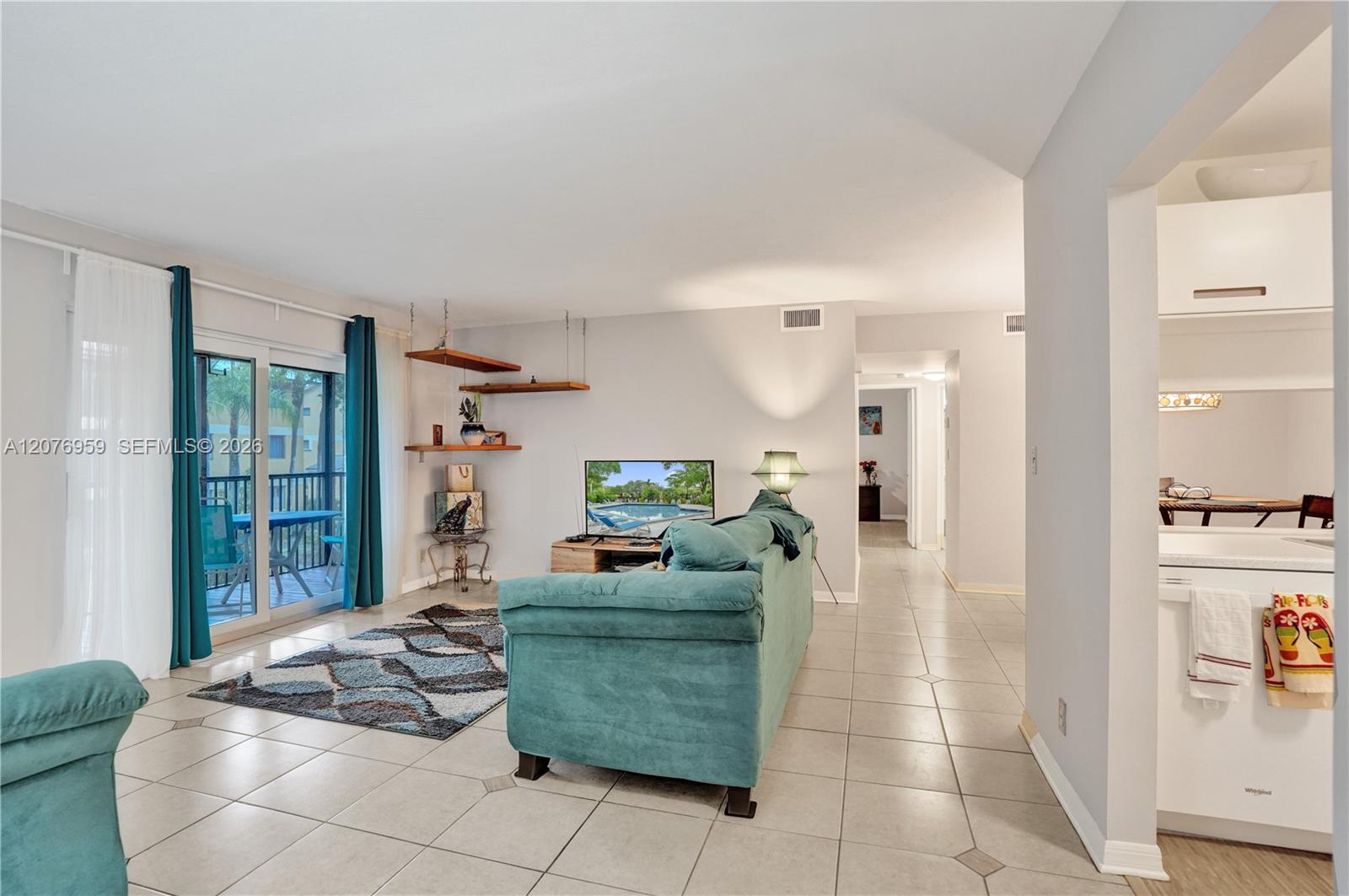 Large Living area for entertaining