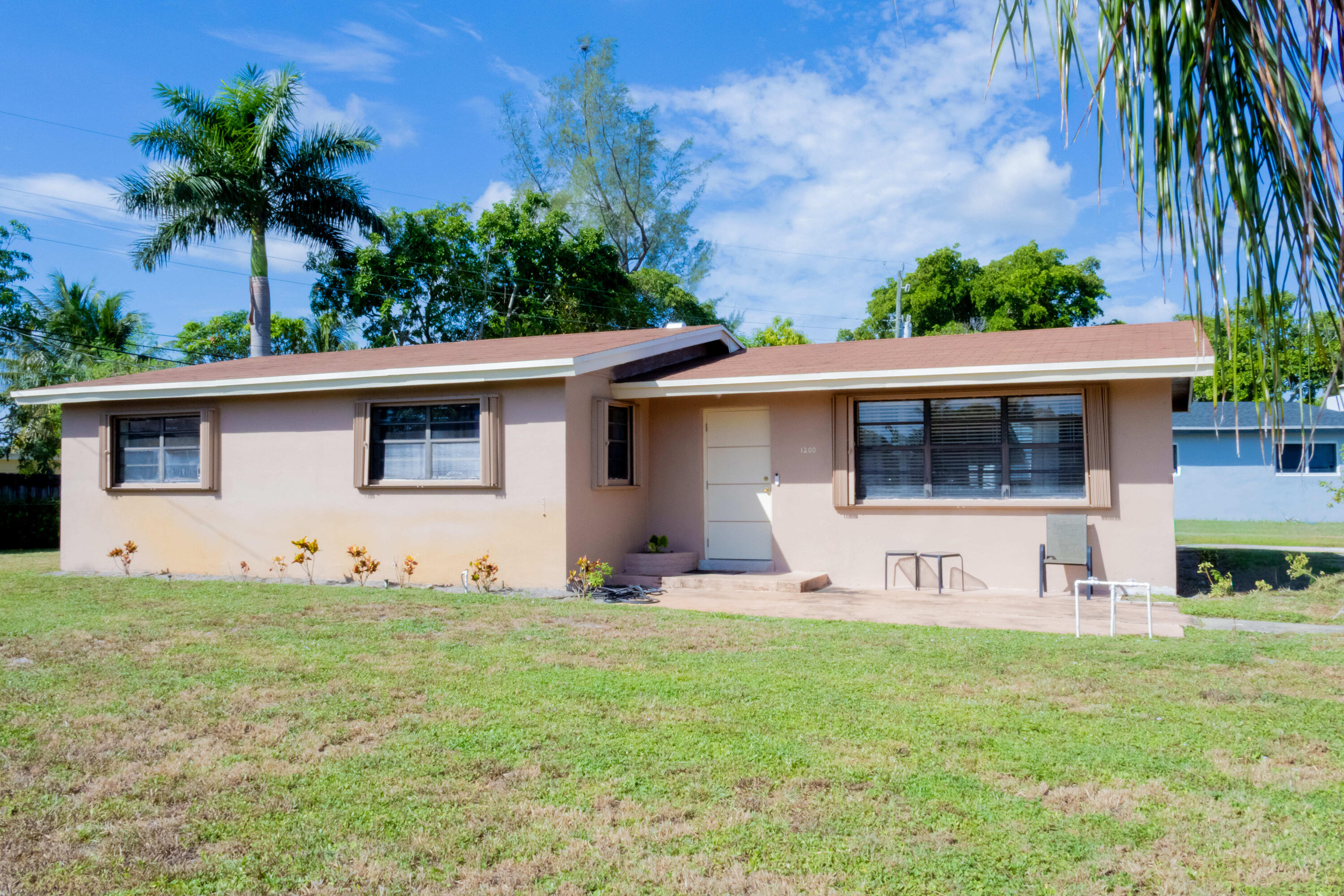 1200 NW 18th Street — Photo 4