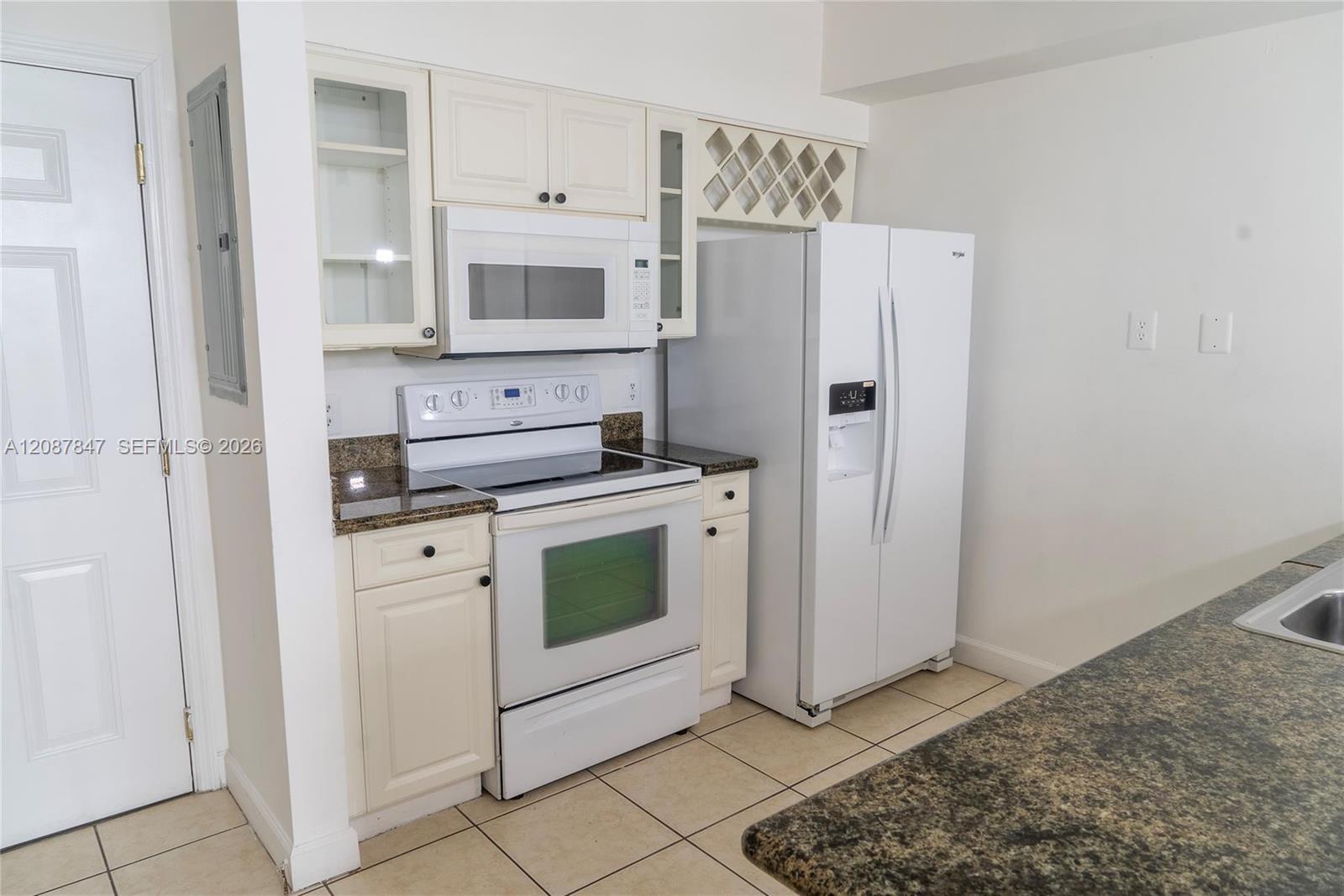 1 Glen Royal Pkwy # 809, Miami FL 33125