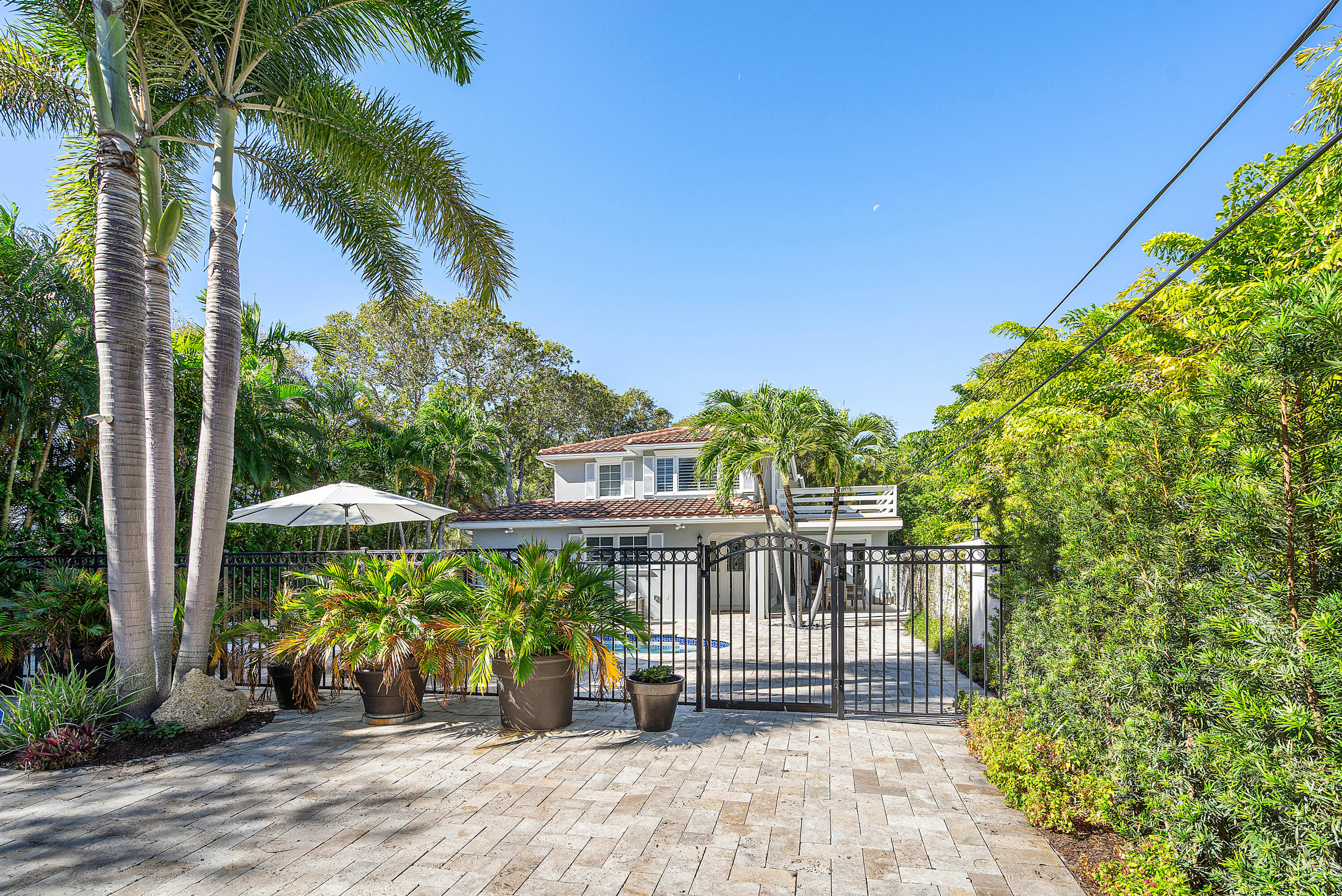 820 Palm Trail, Delray Beach FL 33483