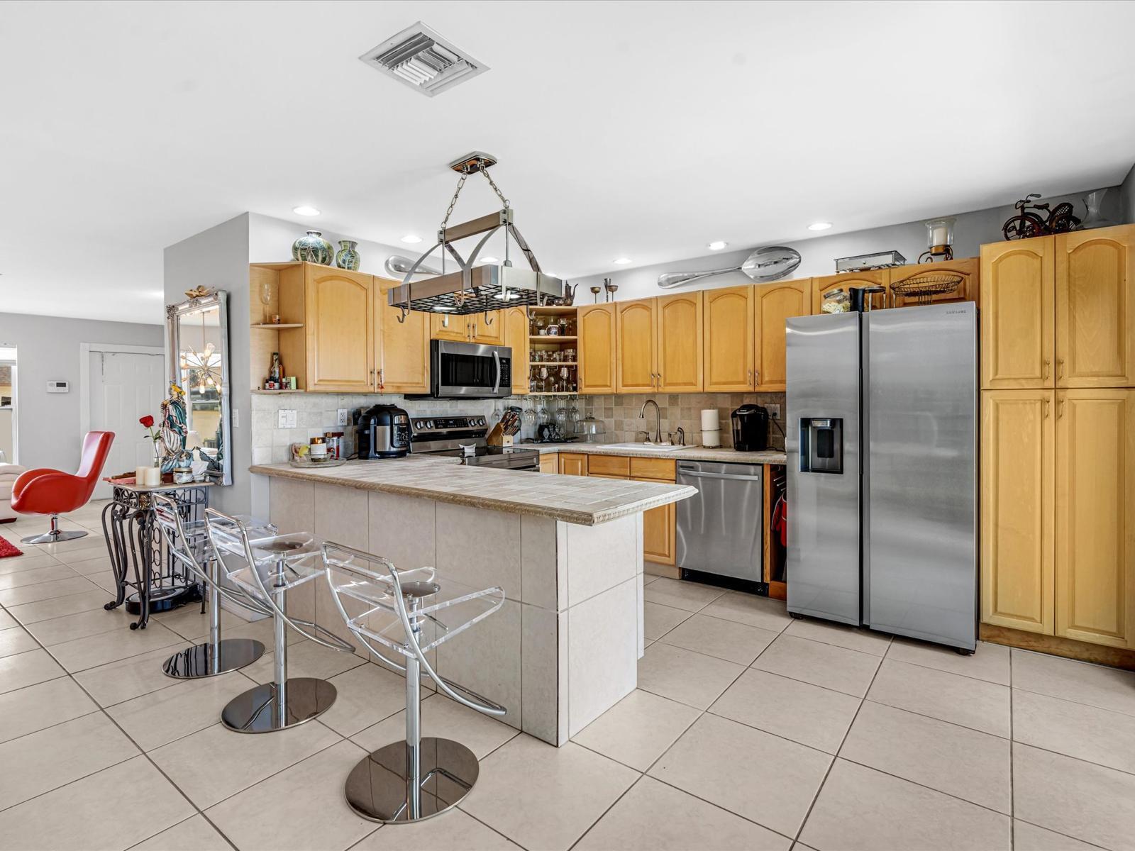 3370 BEAU RIVAGE Drive # 3A, Pompano Beach FL 33064