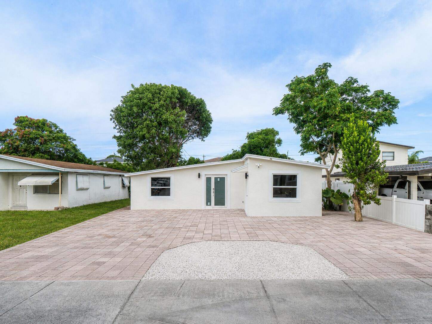 325 SW 8TH Avenue, Delray Beach FL 33444