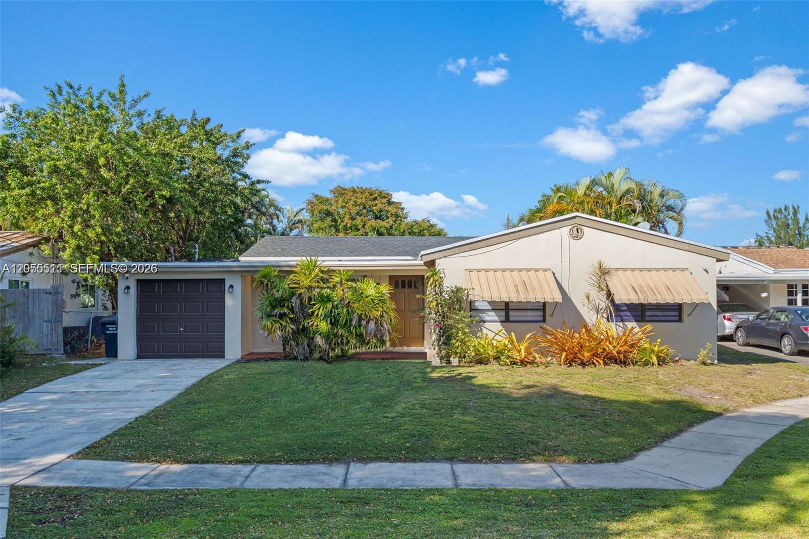 3035 Hayes St, Hollywood FL 33021