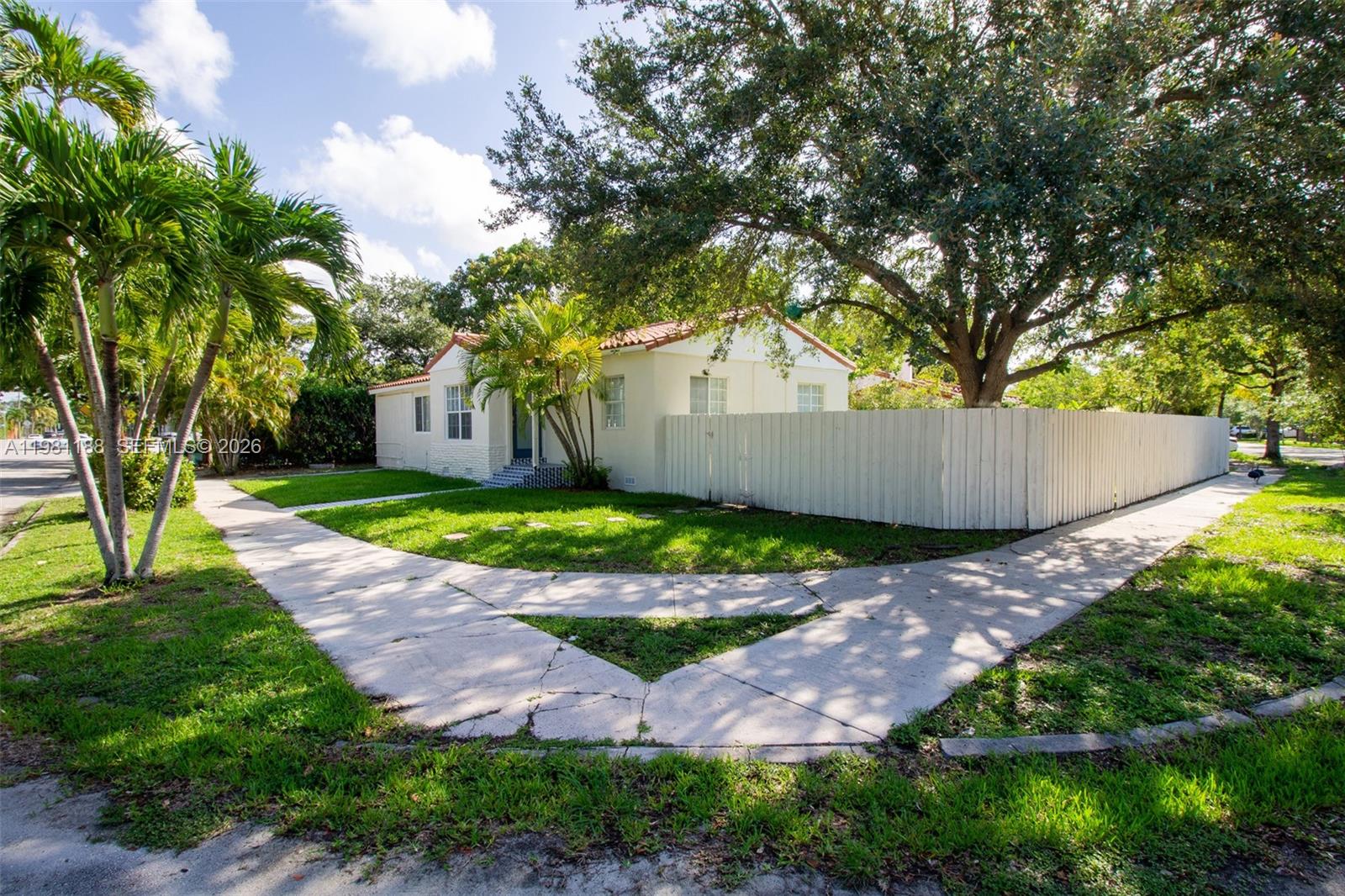 2727 Calusa St, Miami FL 33133