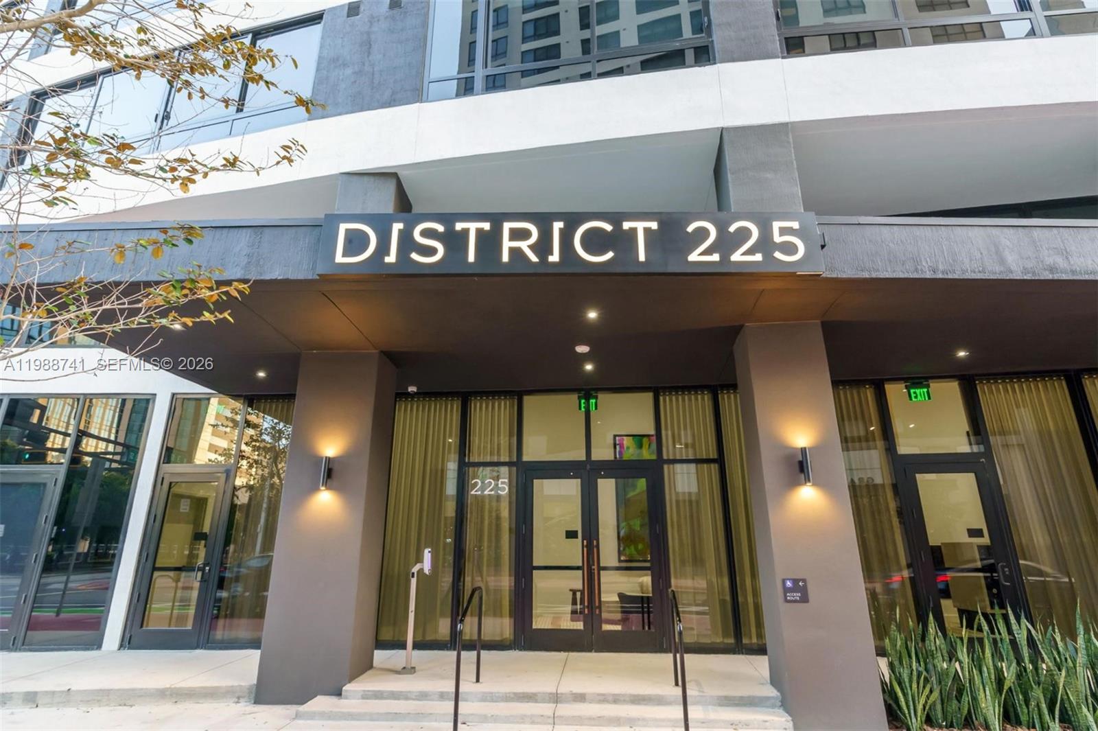 225 N Miami Ave # 1709, Miami FL 33131
