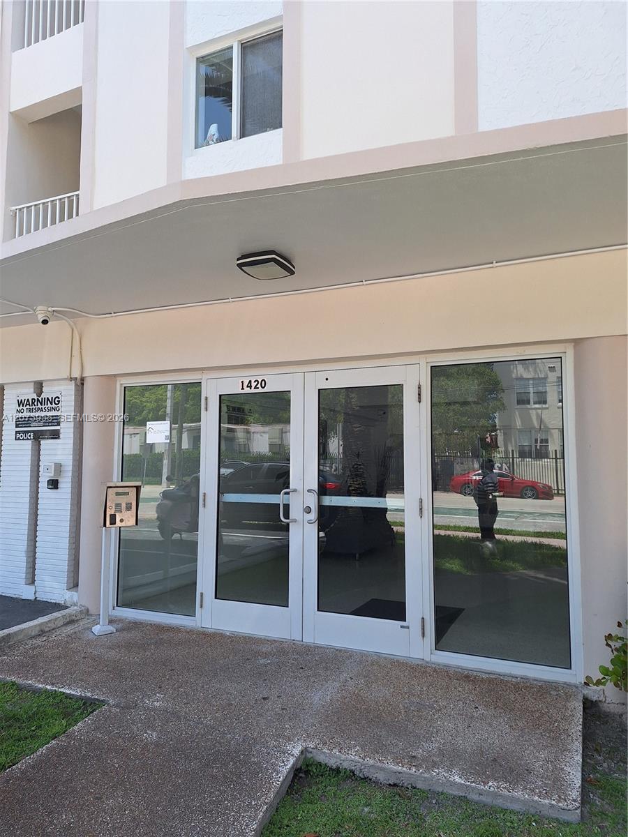 1420 Pennsylvania Ave # 409, Miami Beach FL 33139