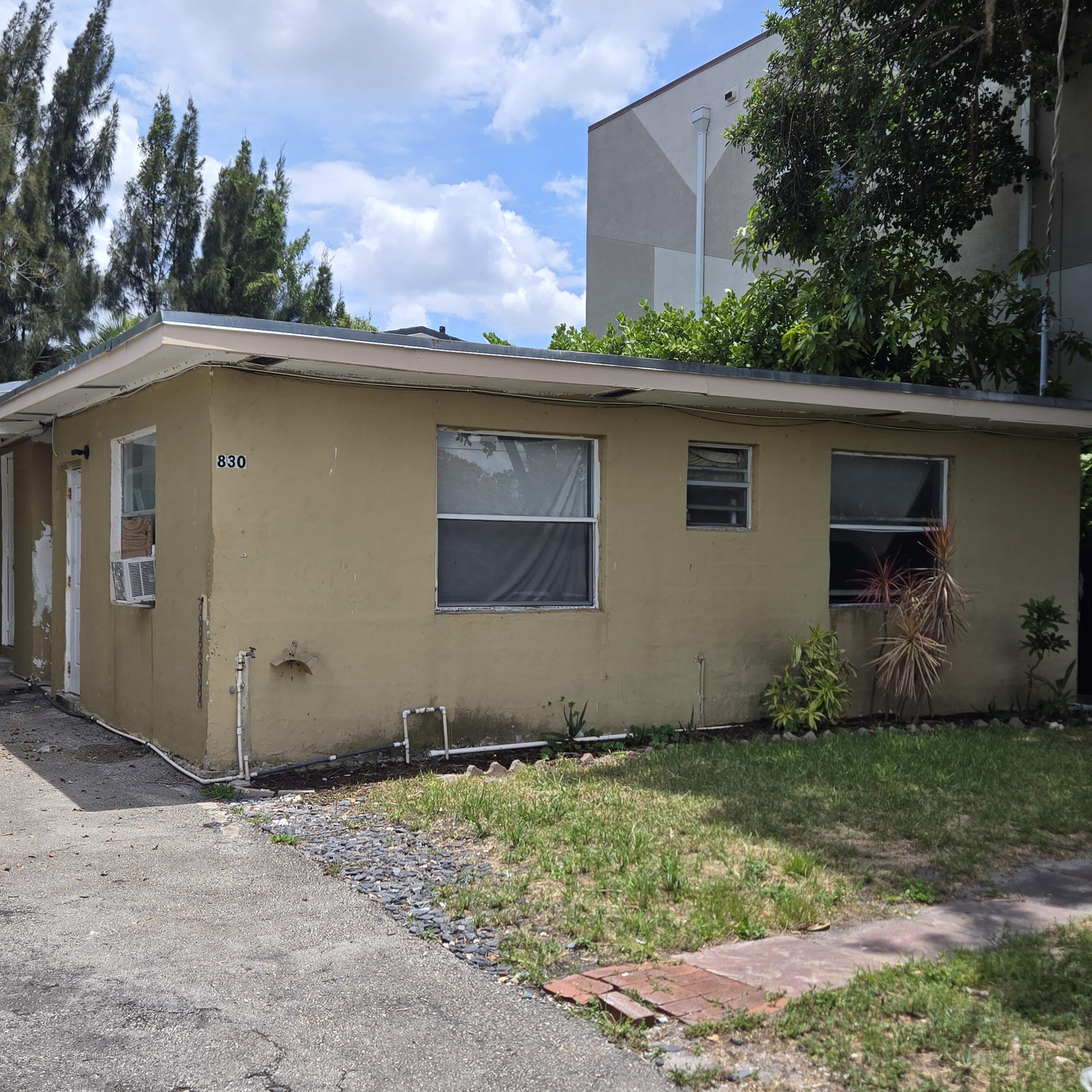830 SW 14th Street # 2, Pompano Beach FL 33060