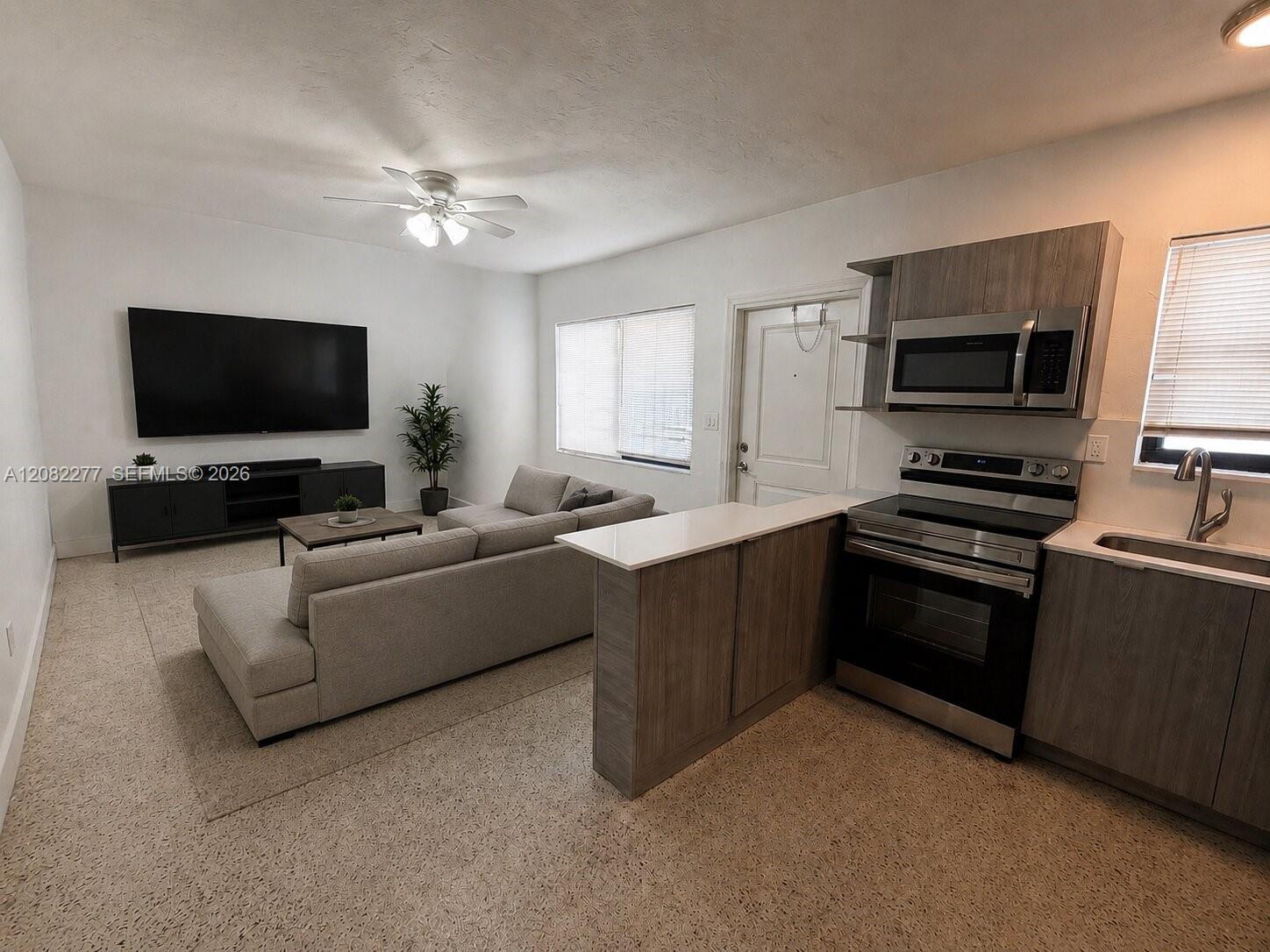 600 SW 10th St # 5, Miami FL 33130
