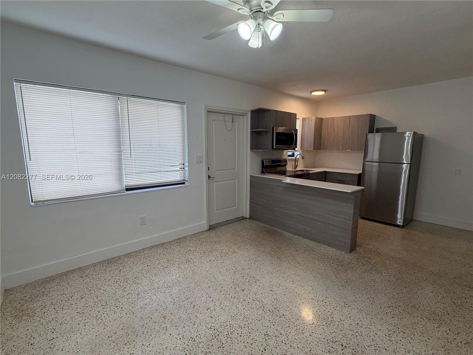 600 SW 10th St # 5 — Photo 5
