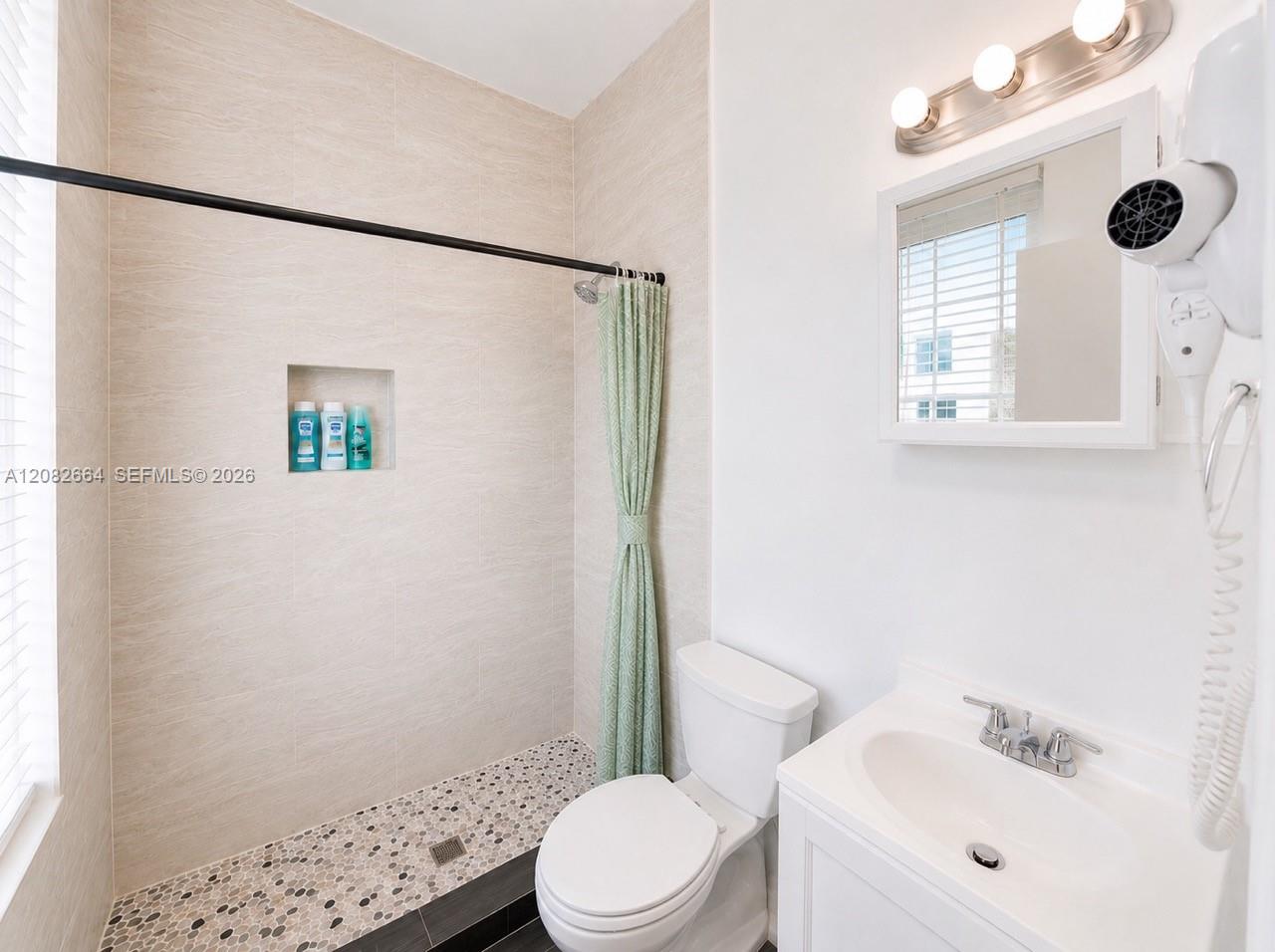 3025 Indian Creek Dr # 310 — Photo 5