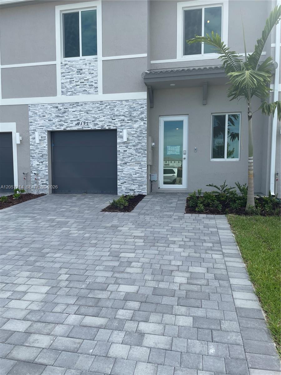 1351 SE 7th Ter, Homestead FL 33034