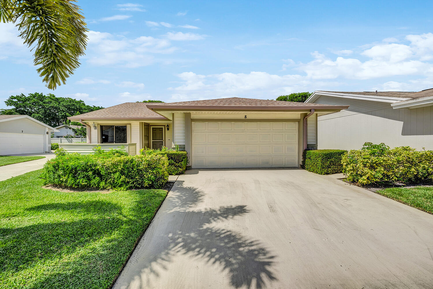 8 Eaton Place, Boynton Beach FL 33426