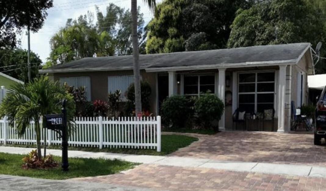 4241 NE 1st Terrace, Pompano Beach FL 33064
