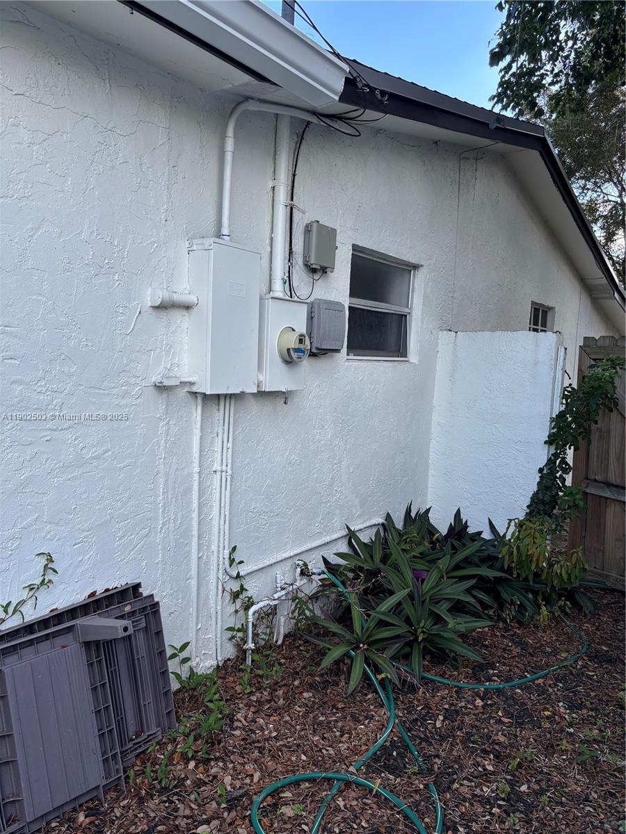 6541 Sherman St — Photo 2