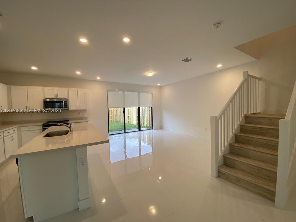 14519 SW 24th Ter — Photo 3