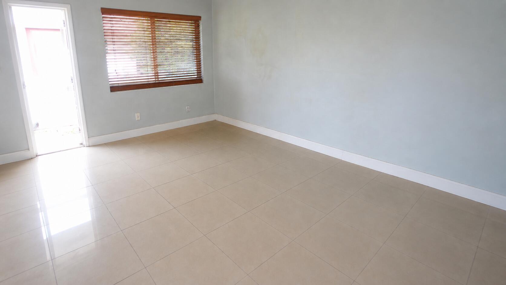 2631 SW 13TH Avenue # 2 — Photo 3