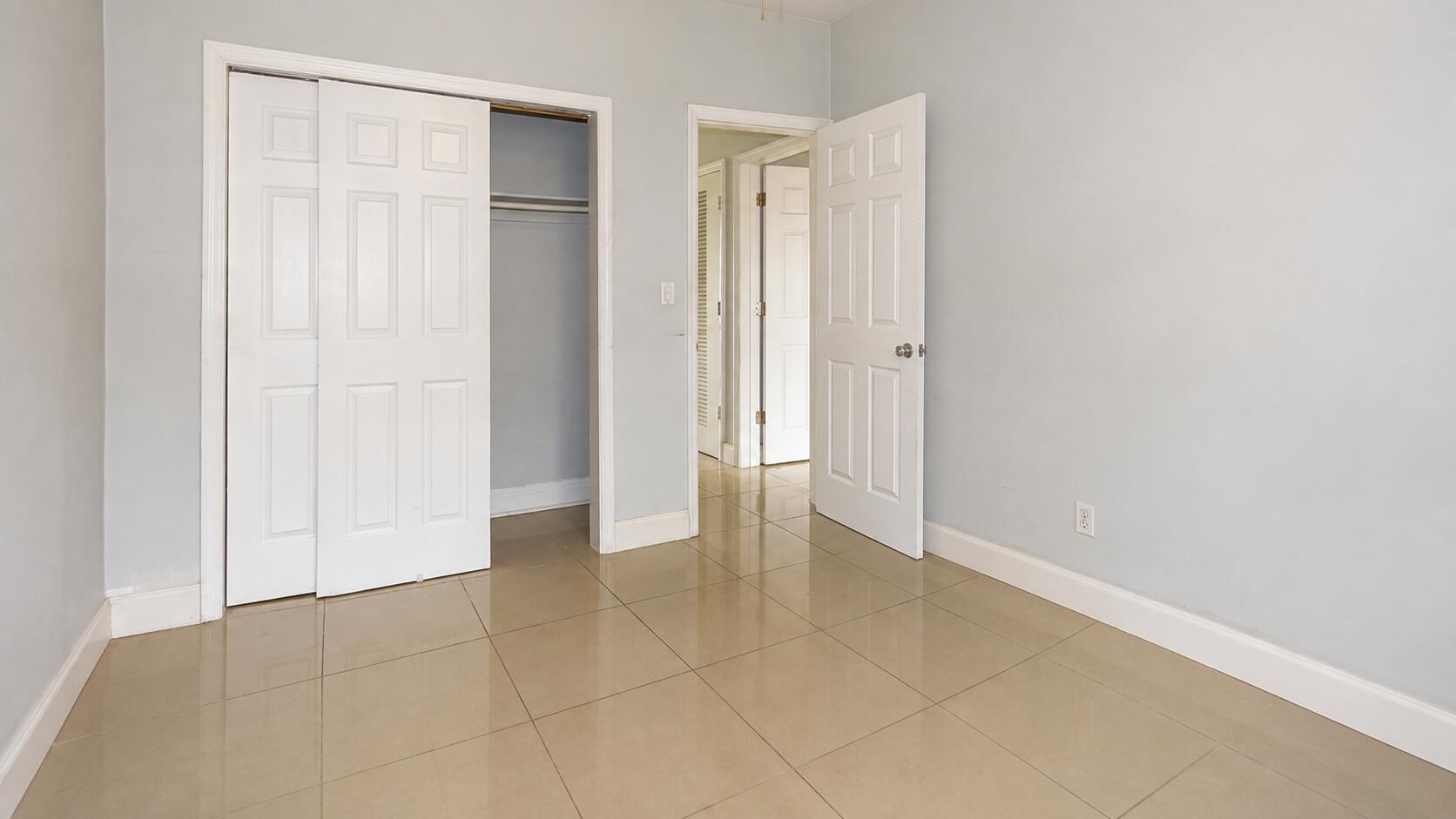 2631 SW 13TH Avenue # 2 — Photo 4