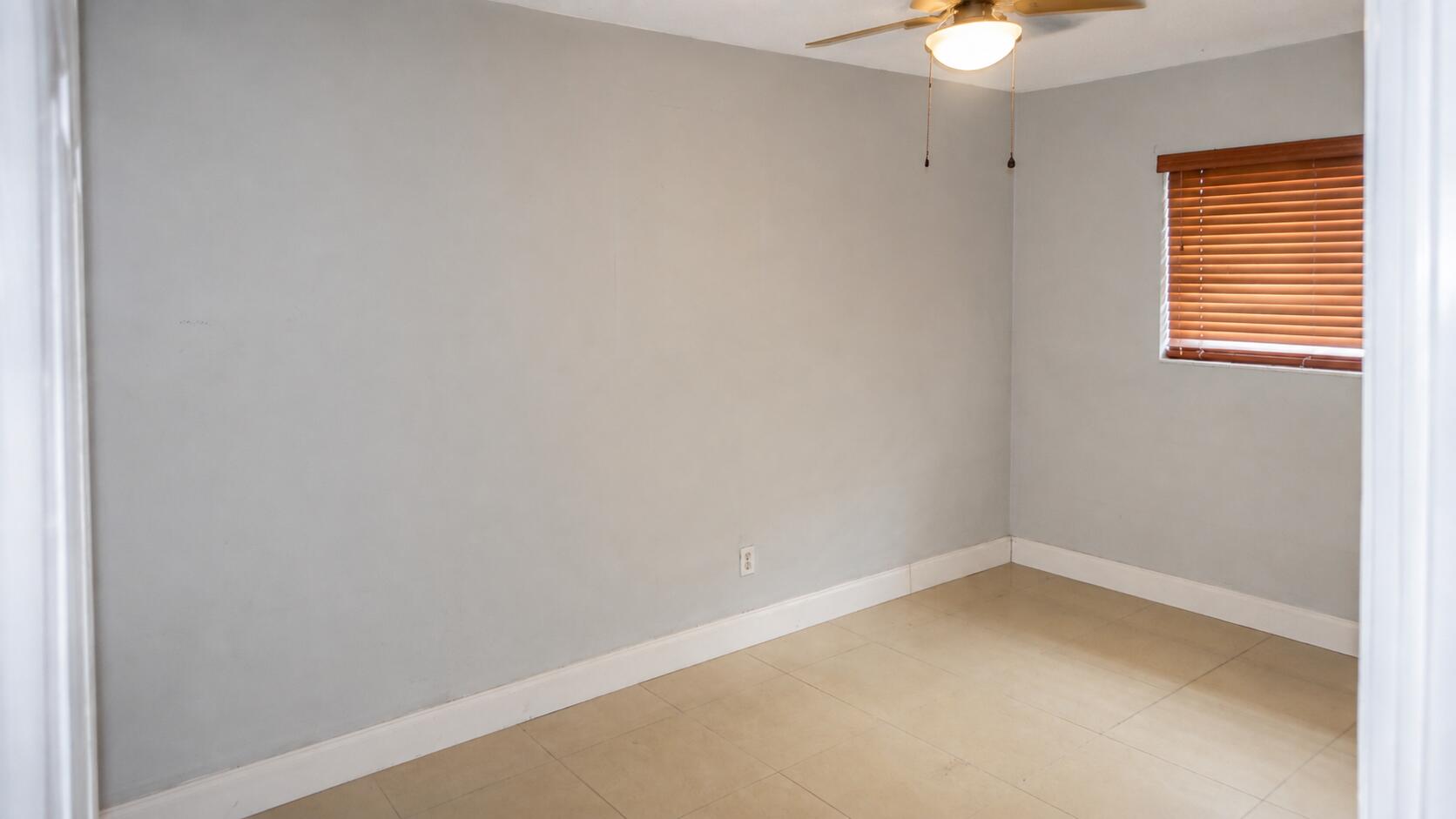 2631 SW 13TH Avenue # 2 — Photo 5
