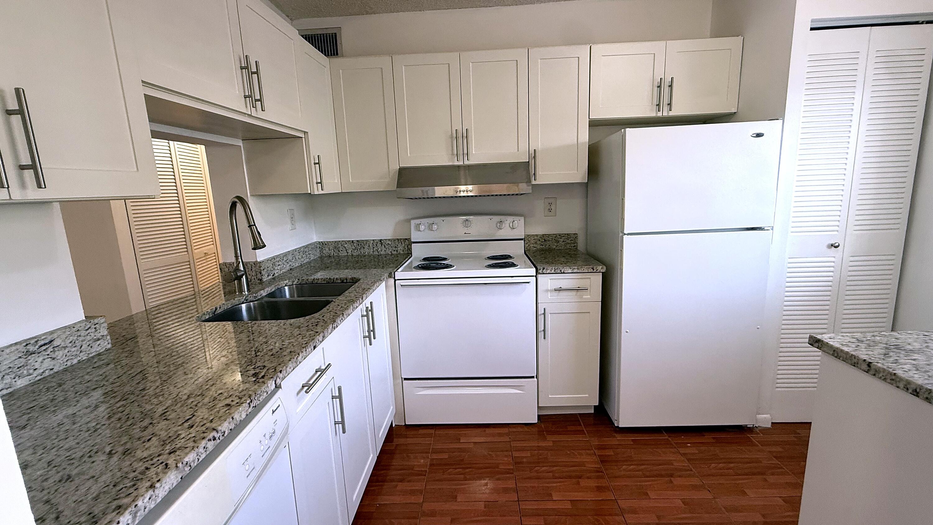 114 NW 60TH Avenue # 1 — Photo 2