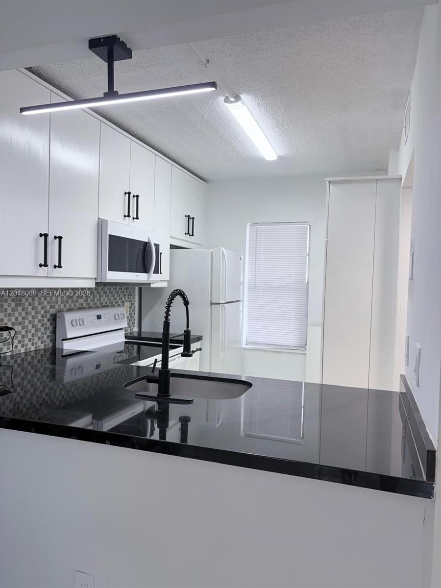 8305 Royal Palm Blvd # 103, Coral Springs FL 33065