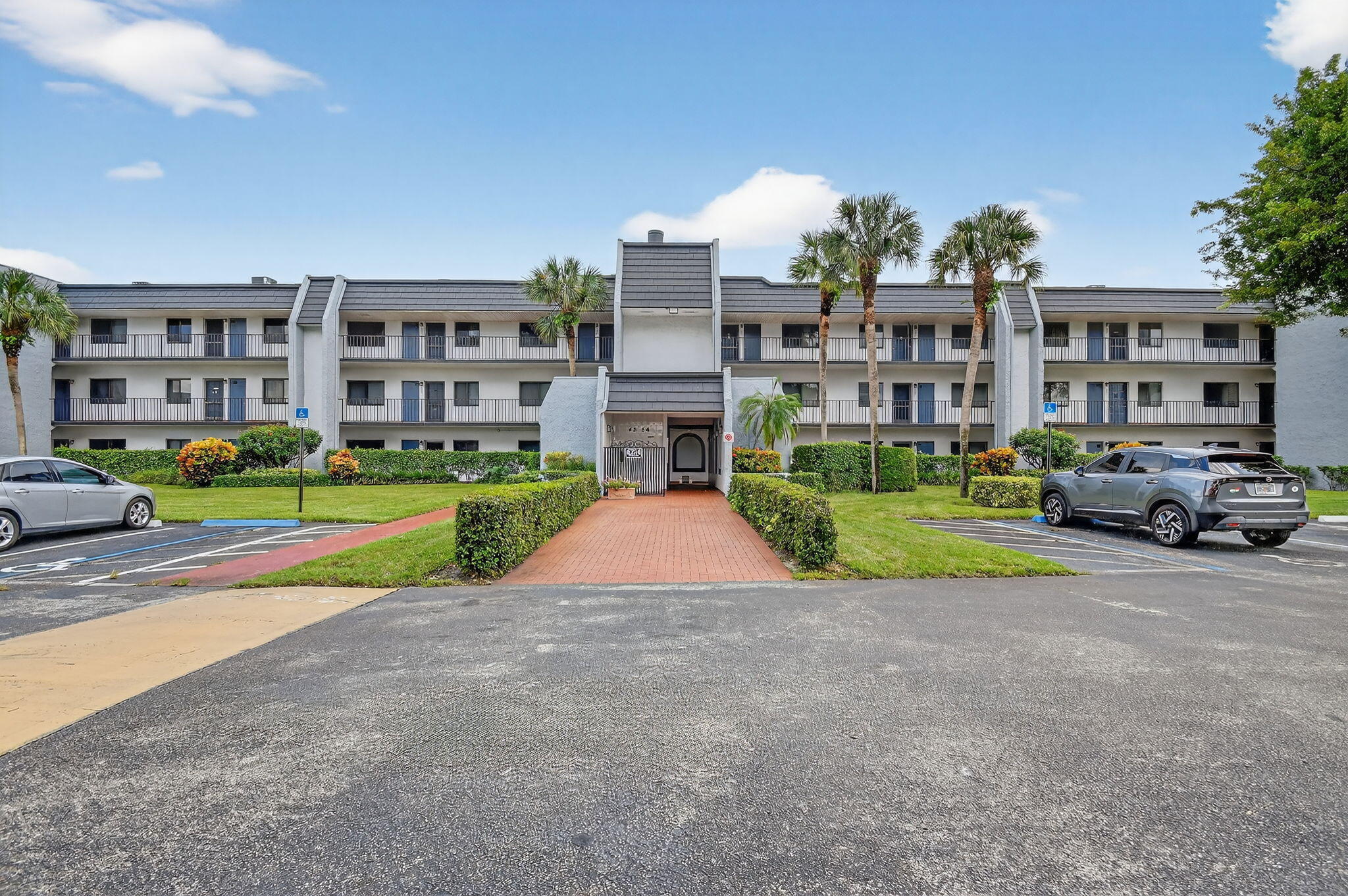 4254 D Este Court # 304, Lake Worth FL 33467