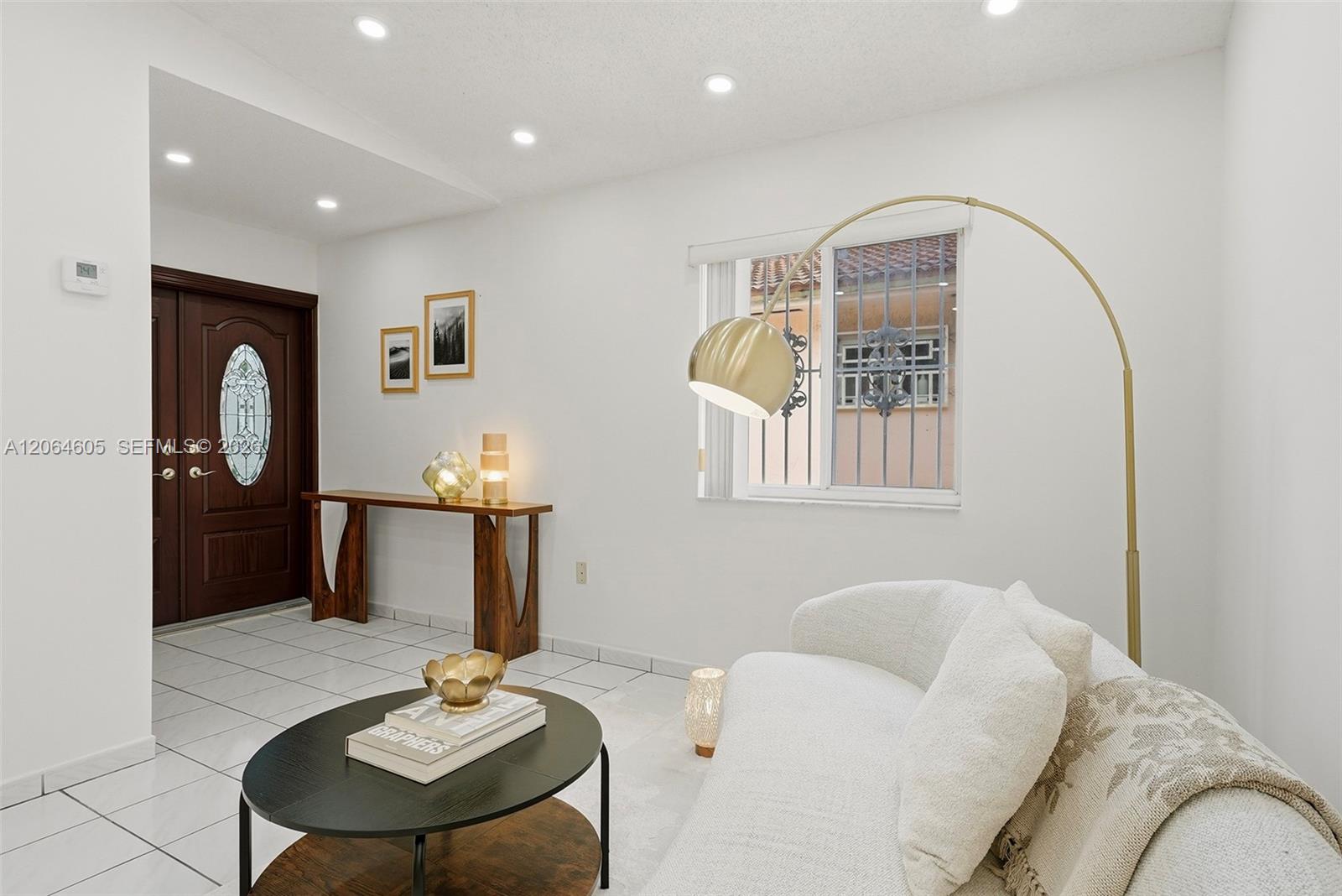 Living Room/Entry way