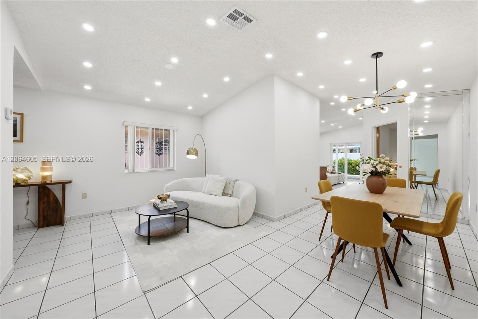 Living Room/Dinning Room