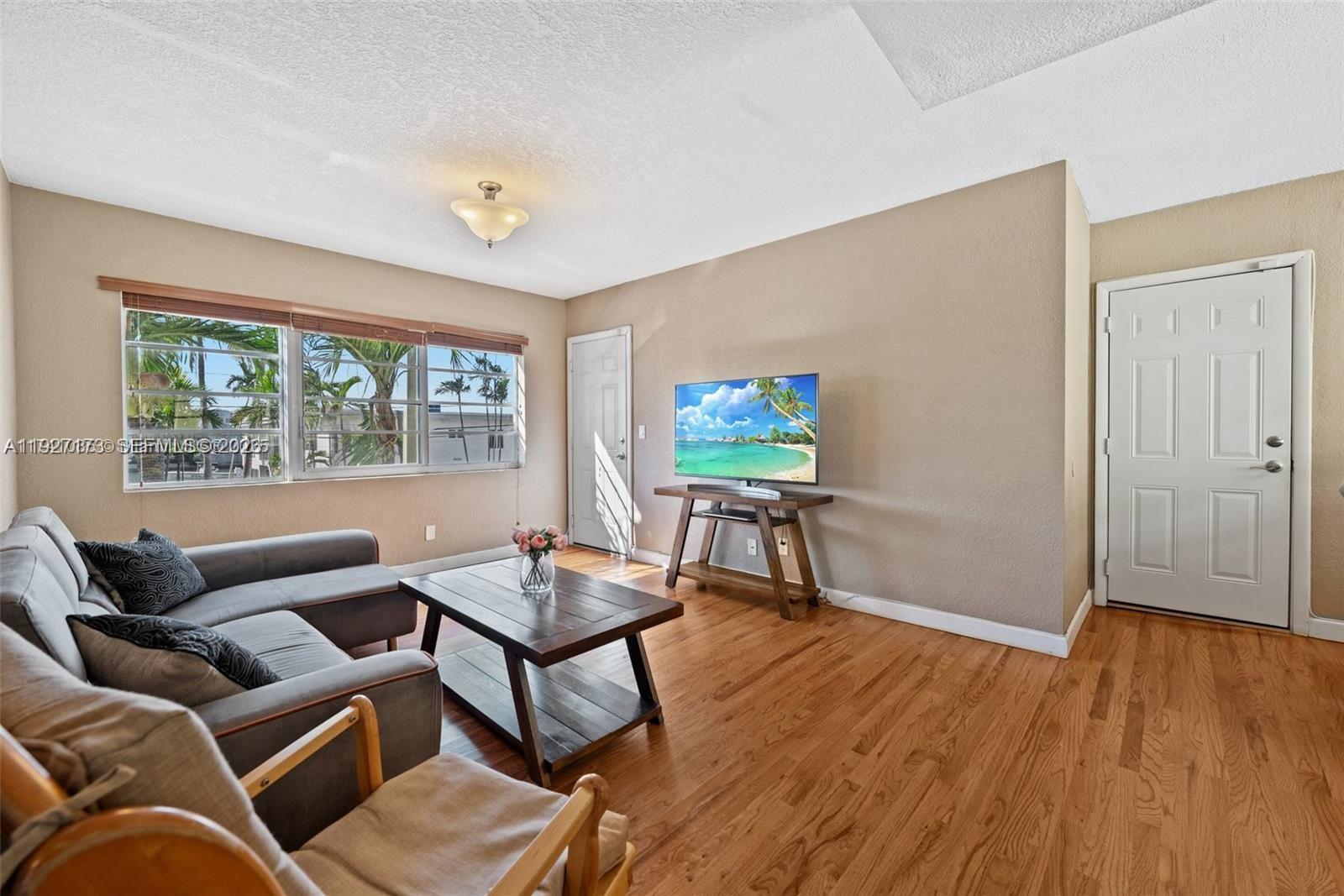 8345 Byron Ave # 6 — Photo 2