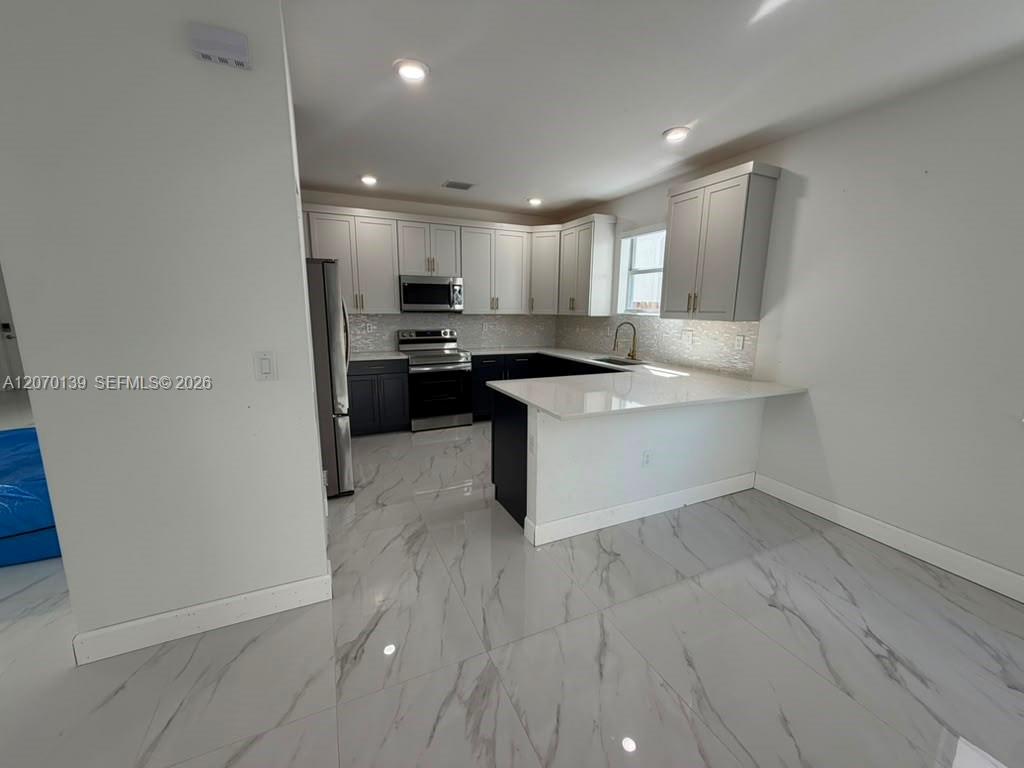 1409 SE 26th Ter # 1409 View 3