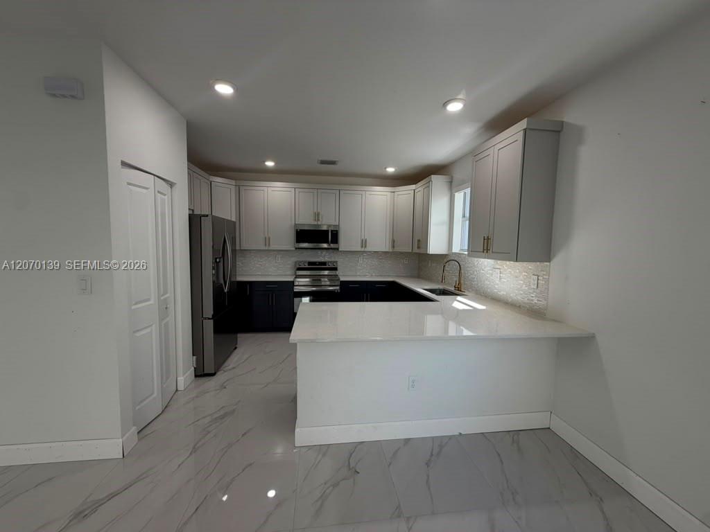 1409 SE 26th Ter # 1409 View 6