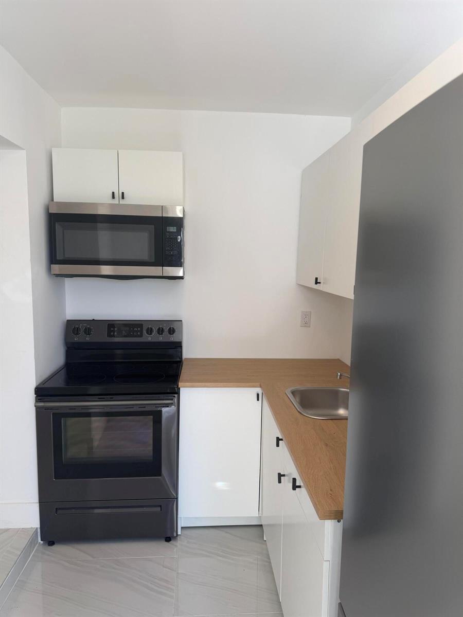 8211 BISCAYNE Boulevard # 3, Miami FL 33138