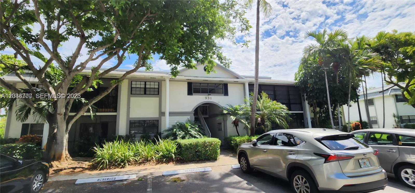 931 NE 199th St # 22, Miami FL 33179