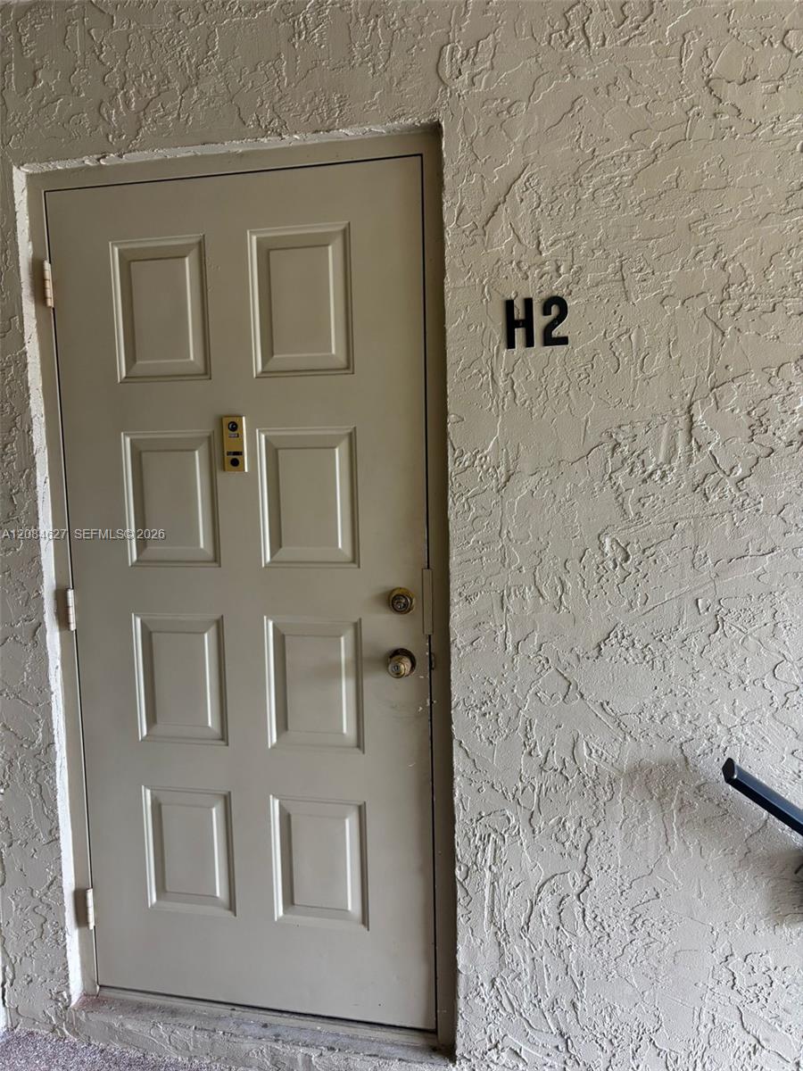 718 Sunny Pine Way # H2 — Photo 2