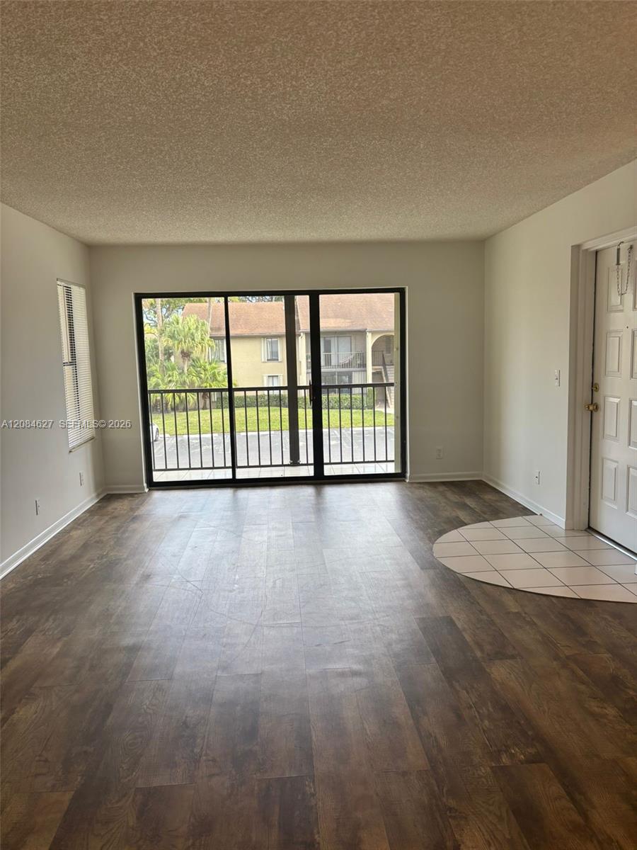 718 Sunny Pine Way # H2 — Photo 3