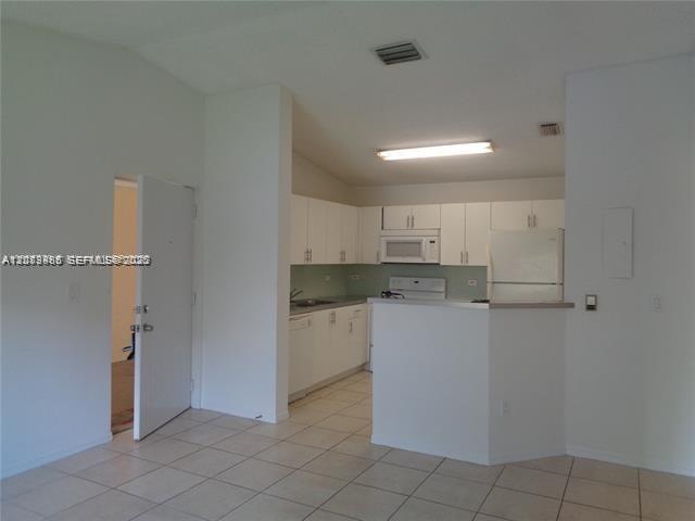 3660 N 56th Ave # 620 — Photo 3