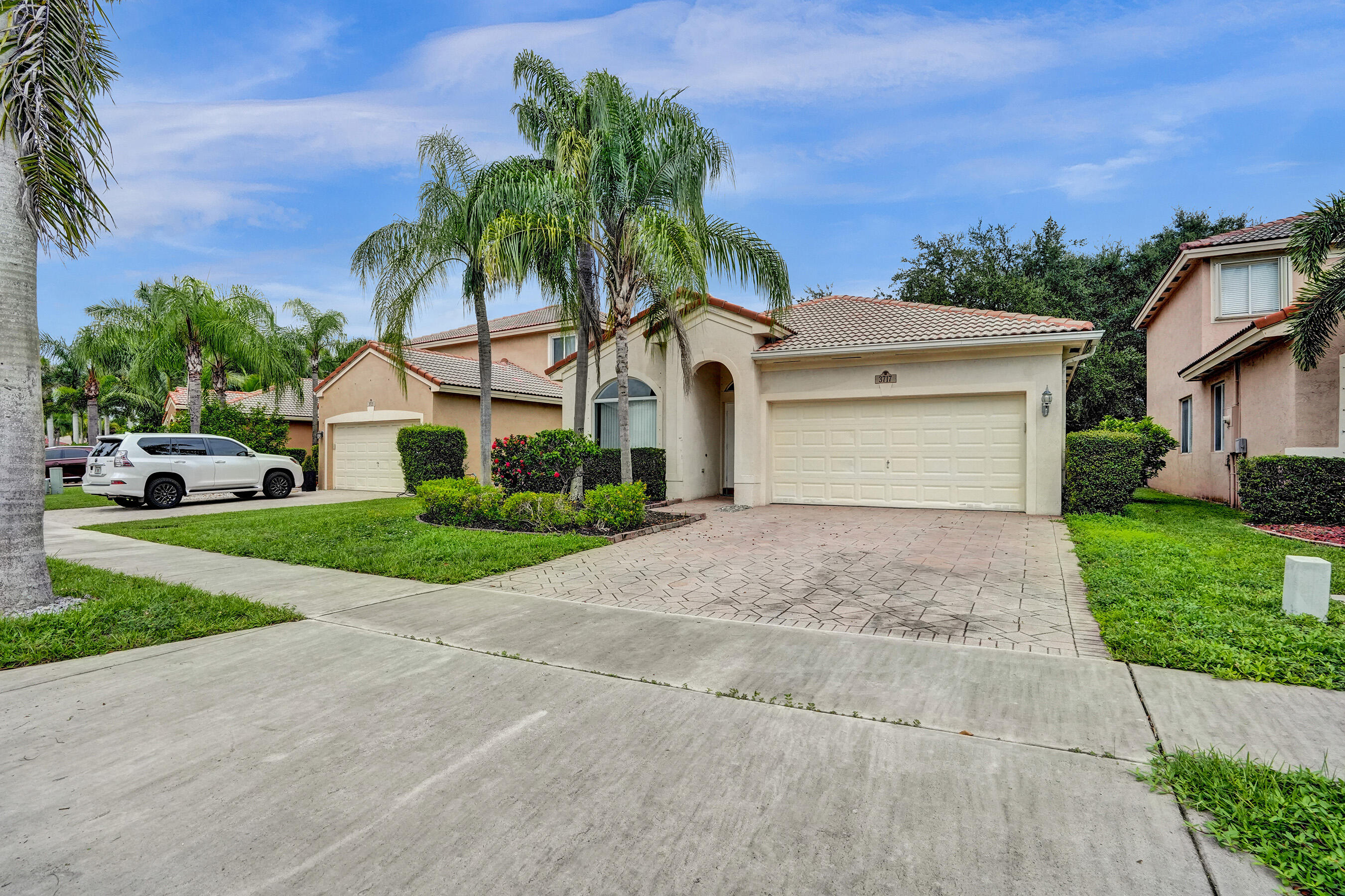 3717 Pebblebrook Manor — Photo 4
